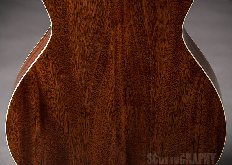 thedailygit:  Taylor 522e, Grand Concert 12 Fretsee more guitars at Lauzon Music,