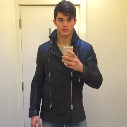 hotpietrobocelli:  Pietro Boselli - selfie