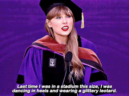 userswift: TAYLOR SWIFT delivers commencement speech at NYU (May 18, 2022)