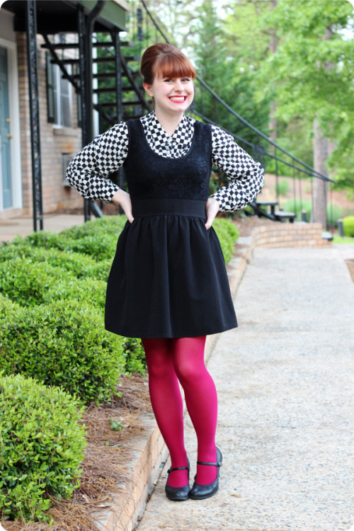 (via Petite Panoply: Checkerboard Print Top, Pink Tights, &amp; a Bouffant)