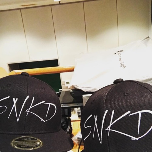 pinkyheaven:Reita: Twins!! with URUHAToday was a rehearsal.#snakedlows(July 10, 2018)