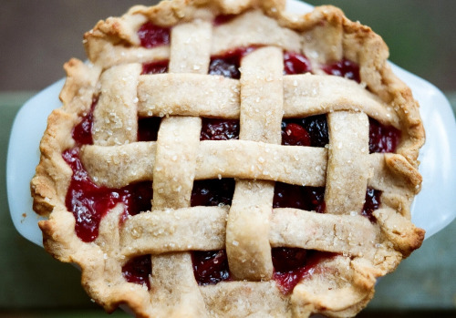 prettyboyfood:  foody-goody:  Mini Cran-Cherry Pie  Hungry?