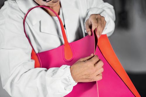 bergdorfgoodman:  Making of the Dior Addict handbag The new Christian Dior handbag boutique at Bergdorf Goodman is now open on the main floor. 