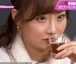 masatokusaka: They gave Ayachan one last chance to try to win a taste of the shrimp