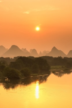 dr4gonland:  Li River landscape by Wu Zhou