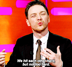 mcavoyclub:  How James McAvoy got a bruise for playing the punching game with Hugh
