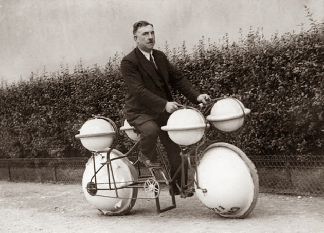 vintagegeekculture:Amphibious bicycle, 1930s.