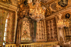 allonico:  The Queen’s Bedchamber at Palace