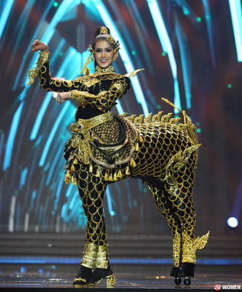 Miss Grand Thailand, 20171-3. Miss Rayong as a dragon horse8-9. Miss Bueng Kan as king of nagas