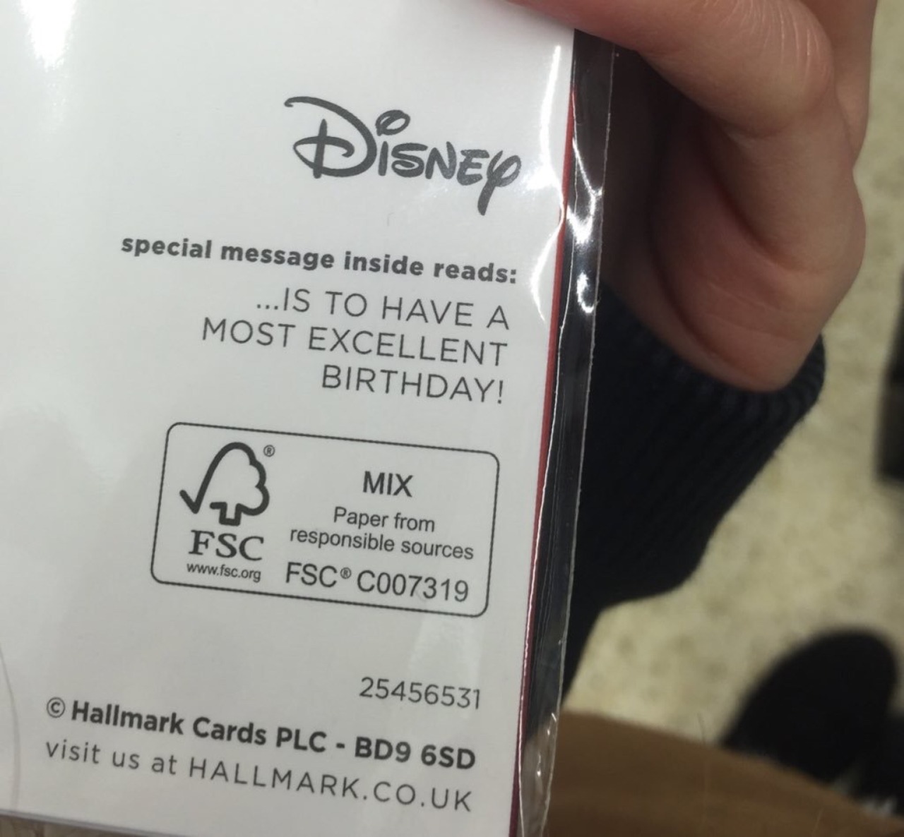 thinhline:  psiotechniqa:  dangerbooze:  sterkiller:  worst birthday card ever. 