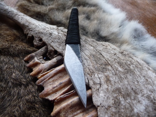 Porn ru-titley-knives:  Black Shrike kiri.  US photos