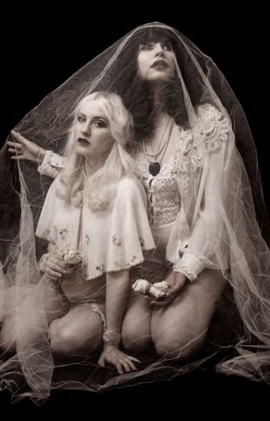 spookyloop:
“ The Bright Young Twins photographed by Katie Holt
(x)
”