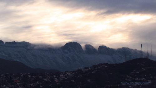 chutkat: So I took these photos about 20 minutes ago at the rooftop of my house. I have never seen a