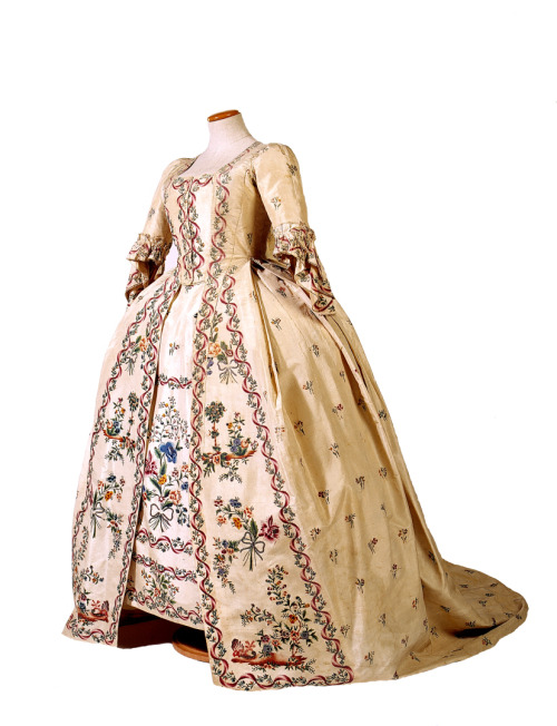 Robe à la française ca. 1770-80From the Museo di Roma