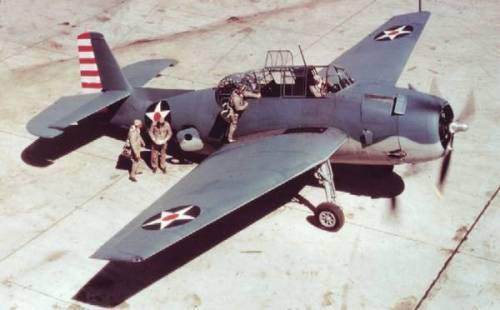 ww1ww2photosfilms:  TBF Avenger aircraft at rest, circa early 1942 