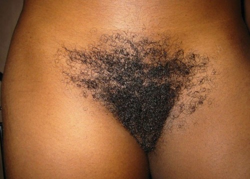 hairy-teeners:  Lourdes 19yo
