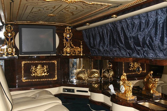 youthlessdrugs:  Michael Jackson’s Rolls Royce.