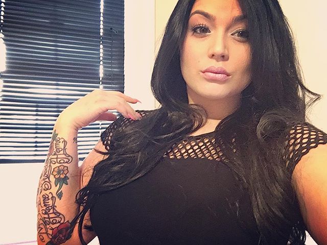 pawgcommander:  The curves are serious on Ariel!Check out her Insta @LittleMermaidNyx