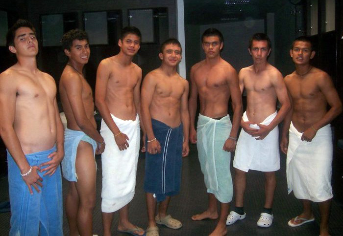 paisas-medellin:  Latinos 9