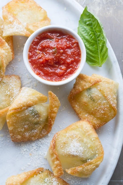 alltheorgasmicfood:  Fresh mozzarella and basil bites 