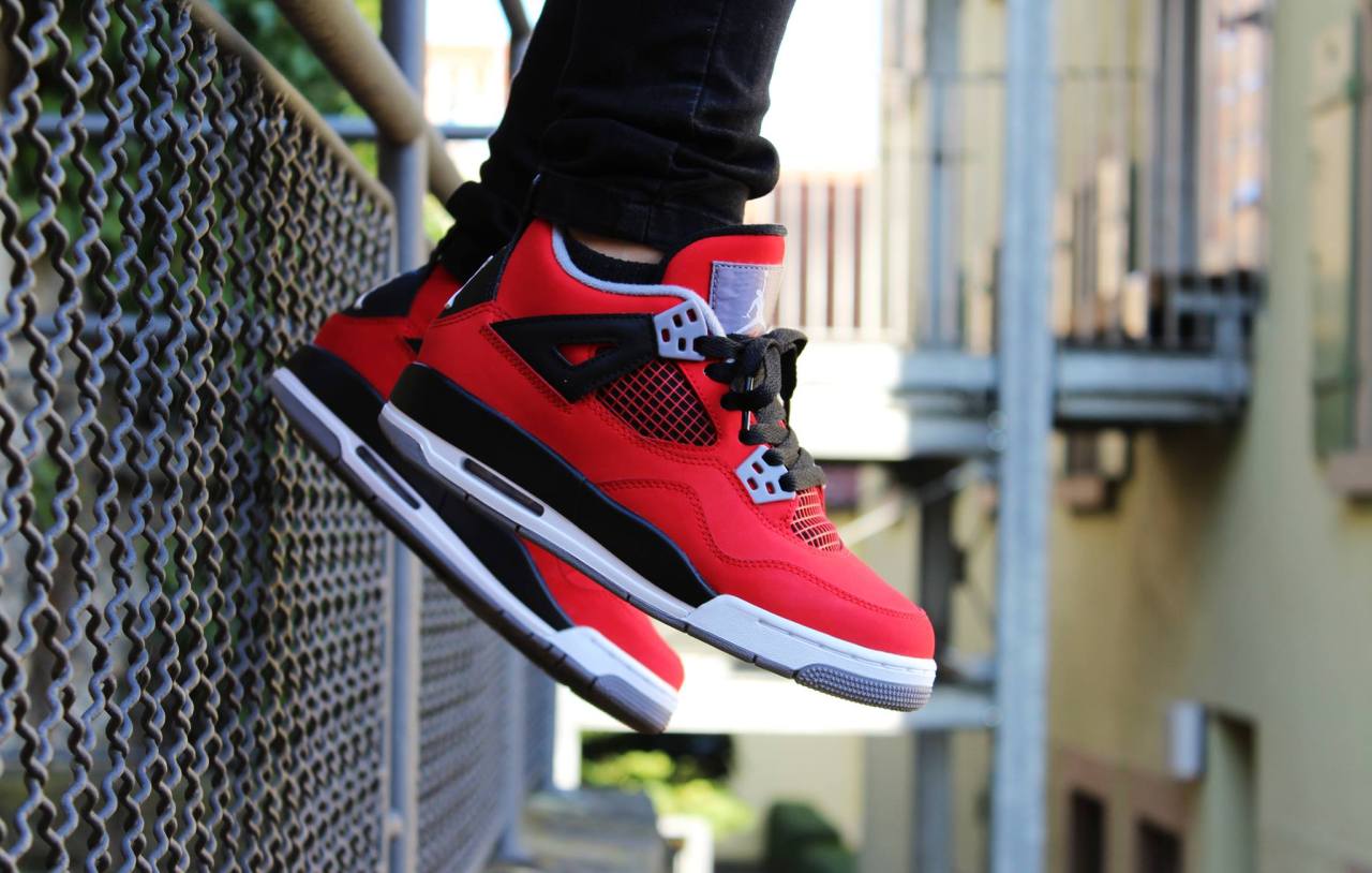 jordan 4 toro bravo on feet