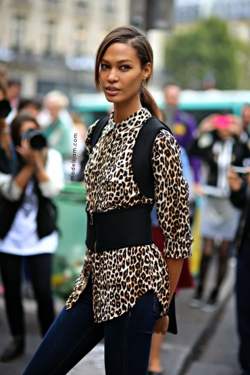 Streetstyle: Joan Smalls (model) in Paris during S/S 2014 Fashion Week 