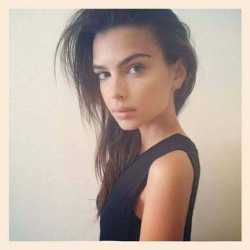 edenrow:  My Look alike  Emily Ratajkowski