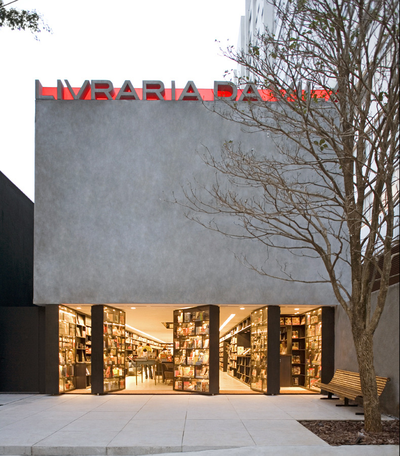 subtilitas:  Isay Weeinfeld - Livraria da Vila bookstore, São Paulo 2007. Photos