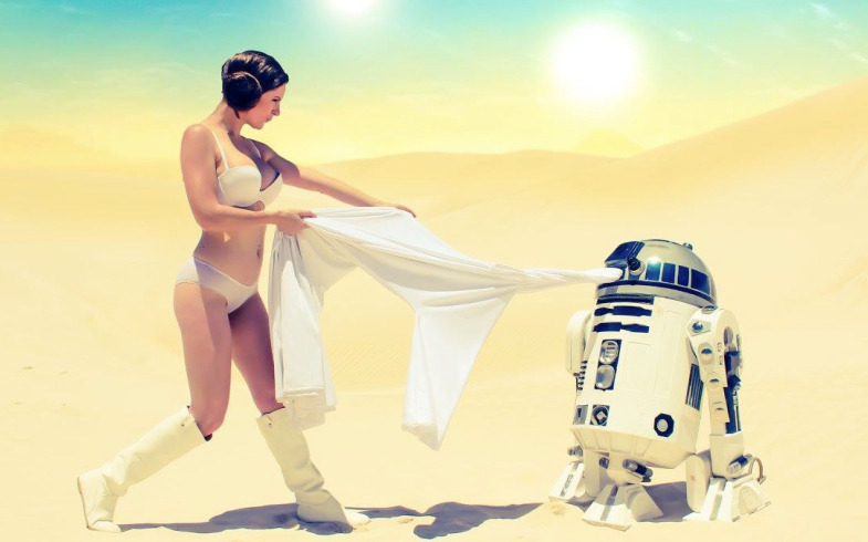 audiofeeline:  Princesse Leia et R2D2 (Cosplay : Lady Jaded)  Lady Jaded as Leia.