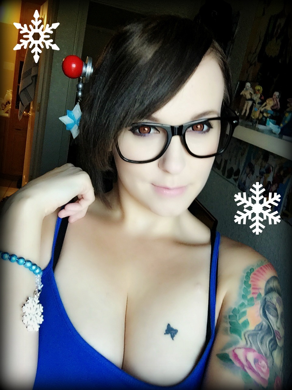 chelbunny:  Mei’s become a little frisky after being in cryostasis for so long! 