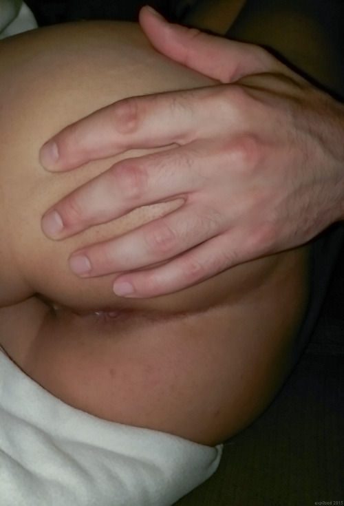 fill-her-sleeping-pussy: exp0sedgf:my asshole fingered sleeping.. 1k follower special Absolutely yum