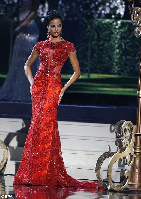 kerryjanesblog: fullcupofstyle: Kaci Fennell at Miss Universe 2014  ❤️▫️❤️▫️❤️▫️❤️