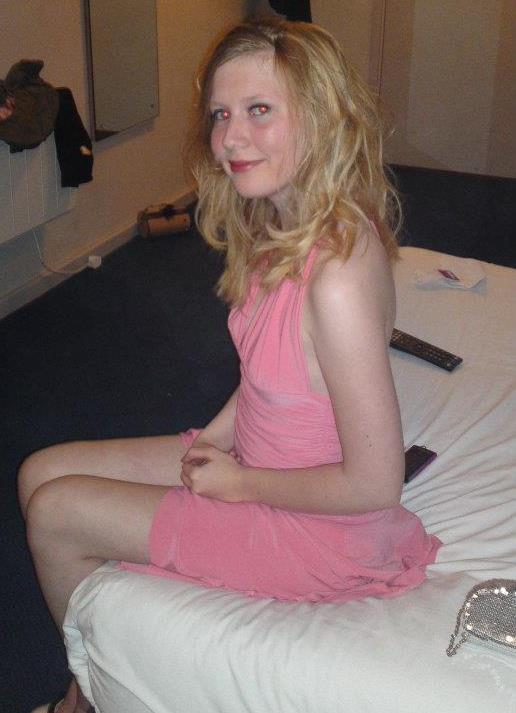 sissyslutposts:  Waiting for you ;-)