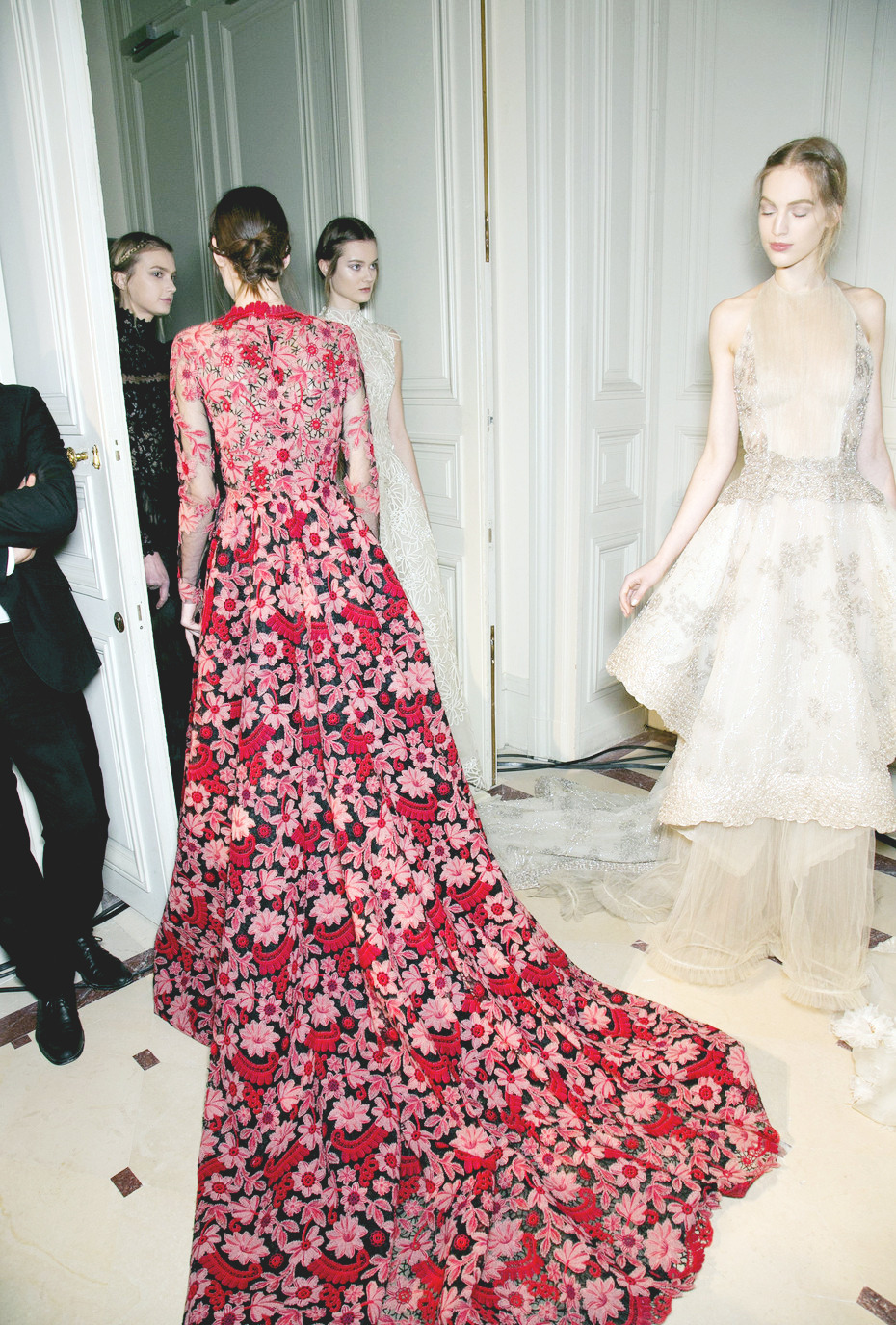 foudre:  backstage at Valentino Haute Couture S/S 2013 