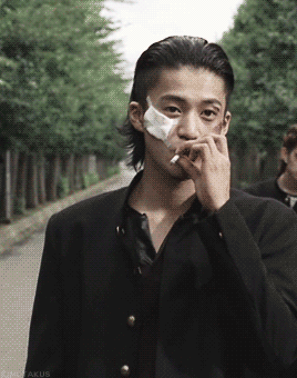 kimutakus: Crows Zero summarized in 2 gifs 