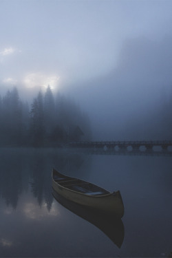 azuroworld:    Morning at Emerald Lake by Alex