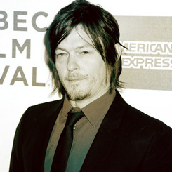 nonormy-nolife:  Reedus in formal suits vs