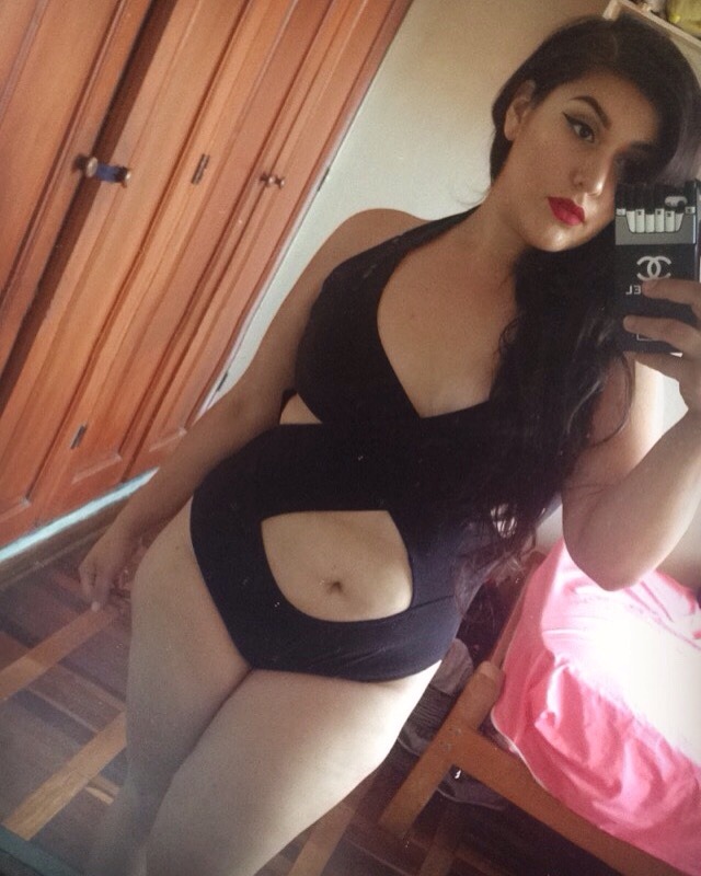 taybaybe:  latinxlibra:  I’m here to steal your wallet and your girl.  *stolen