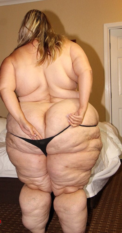 fatssbbwbellies:  Wanna fuck a horny BBW? - CLICK HERE! 
