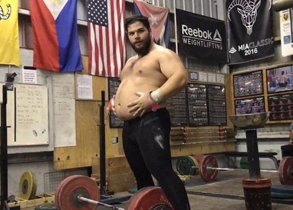 bellies-and-ass: bigboigrowalot:  fattdudess:  He just keeps getting bigger &amp;