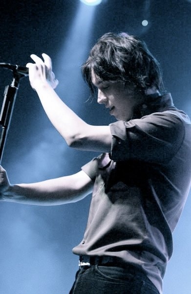 inyoureyesjulian:Just He ♥