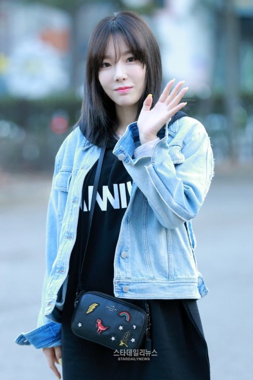 Taeyeon (SNSD) - On the way to Music Bank Pics