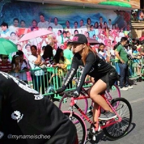 fixiegirls: by @mynameisdhee “Grindin’! :D #xfixed #fixedgear #fixie #fixiegirl #localdepth #jade”