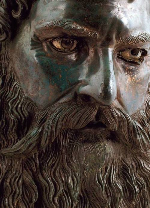 museum-of-artifacts:    Thracian Bronze Head of Seuthes III, Late 4th-Early 3rd Century BCFound in the Golyamata Kosmatka mound, a little over a half a mile south of the town of Shipka, Bulgaria.  