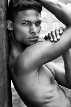 black-boys:  Vince Harrington at D1 Models 