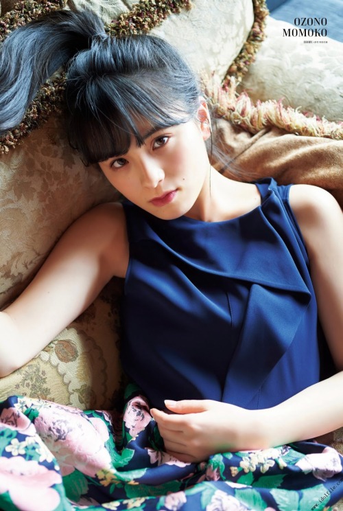 Ozono Momoko 大園桃子, BRODY 2018 No.04