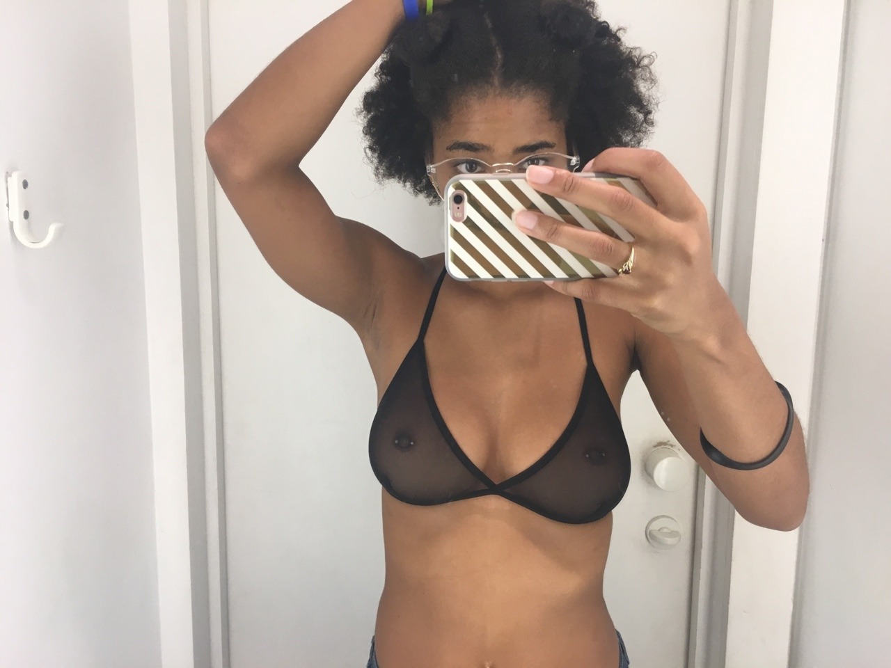 mackingandhanging:  Dressing room pictures ðŸ’˜