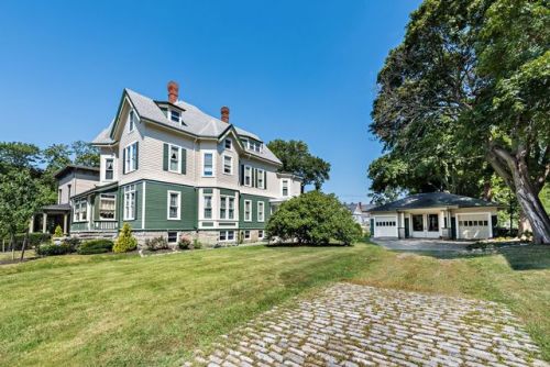 househunting:$849,900/8 brFall River, MALITERALLY LIZZIE BORDEN’S HOUSE:“ Announcing the Maplecroft 