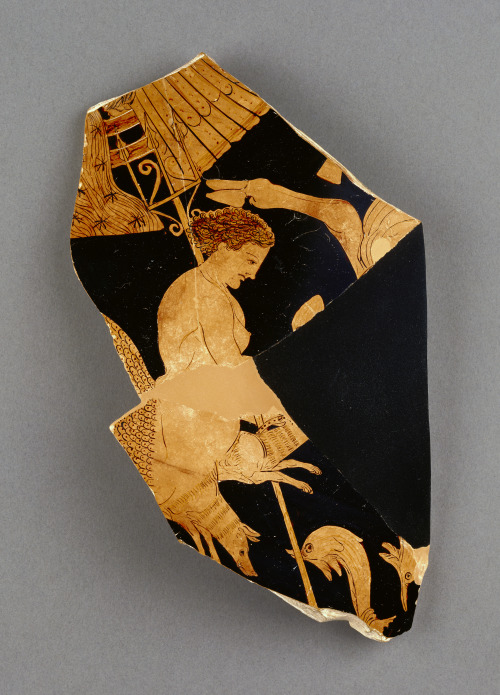 centuriespast:Fragment of an Apulian Red-Figure Bell KraterBlack Fury Group (Greek (Apulian), active