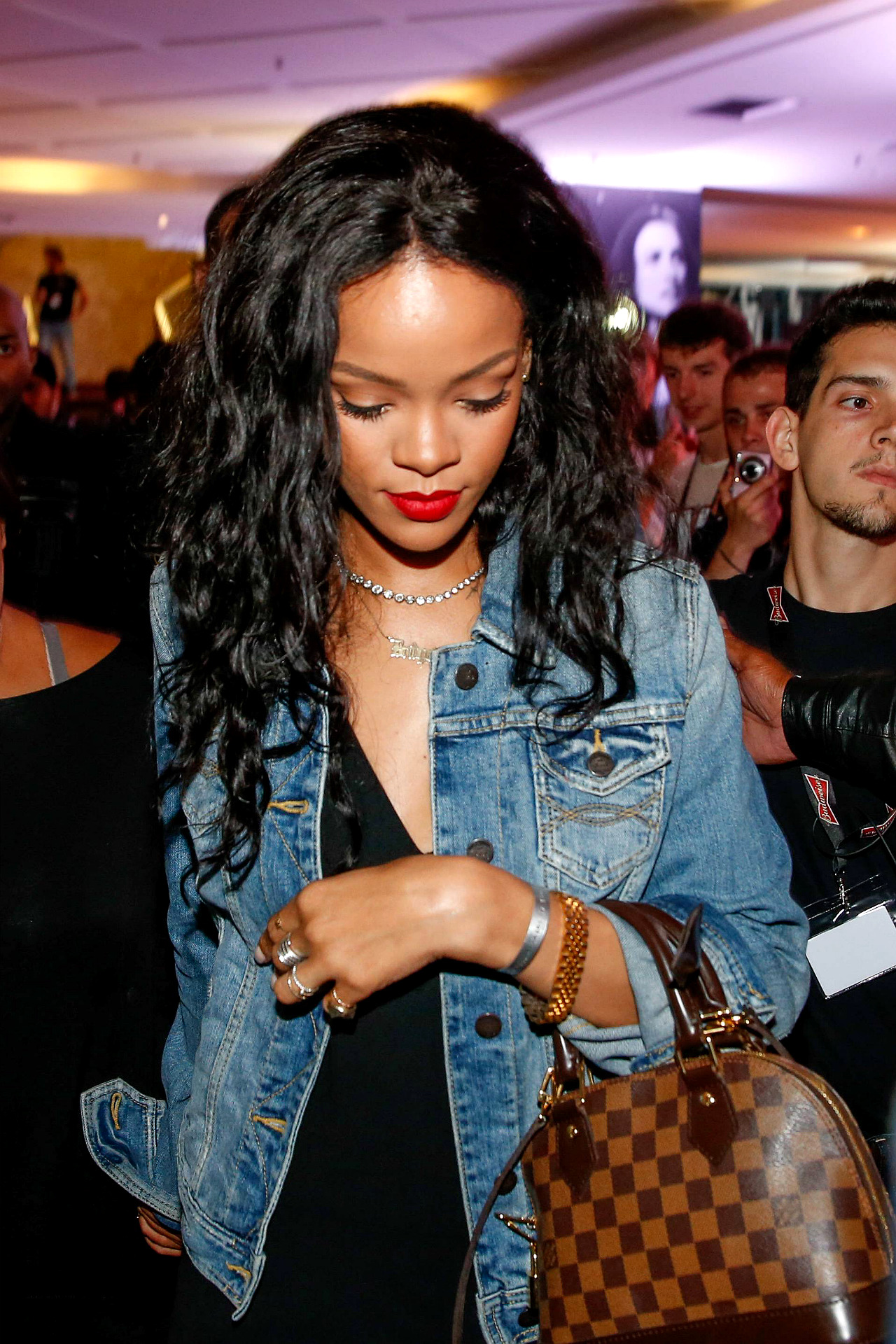 smokingsomethingwithrihanna:  Rio De Janeiro (Jul. 11) 